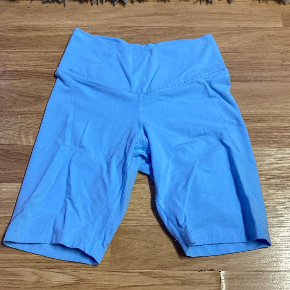 Old navy blue 8” inseam xs powechill short